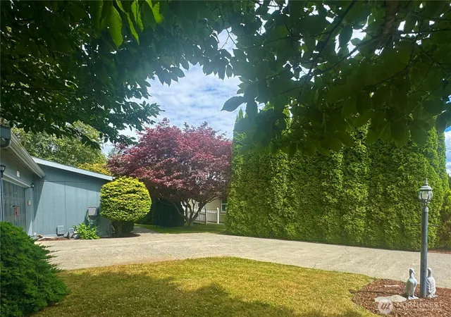 Photo 3 of Manufactured home for sale at 1093 Todd Pl #23, Burlington, WA 98233 | MLS# NWM2561333 | Listing updated on 2026-09-23