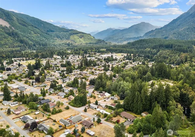 Photo 4 of Single family home for sale at 1265 Cascade St, Darrington, WA 98241 | MLS# NWM2561346 | Listing updated on 2026-09-29