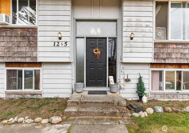 Photo 2 of Single family home for sale at 1265 Cascade St, Darrington, WA 98241 | MLS# NWM2561346 | Listing updated on 2026-09-29