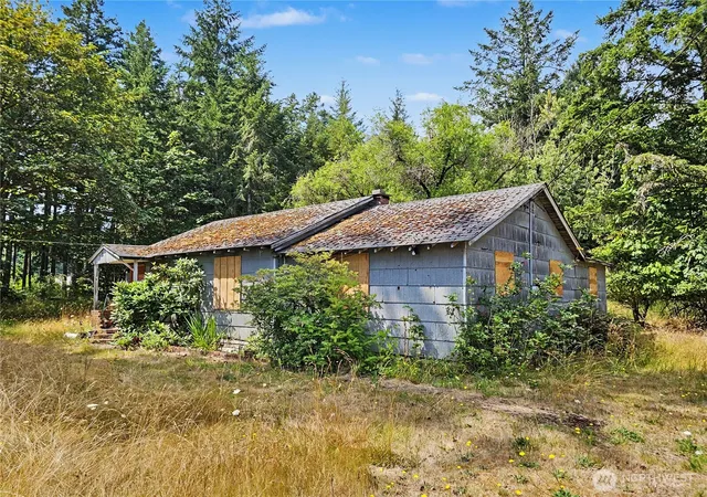 Photo 1 of Single family home for sale at 310 Washington St, Quilcene, WA 98376 | MLS# NWM2561347 | Listing updated on 2026-09-23