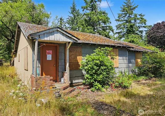 Photo 2 of Single family home for sale at 310 Washington St, Quilcene, WA 98376 | MLS# NWM2561347 | Listing updated on 2026-09-23