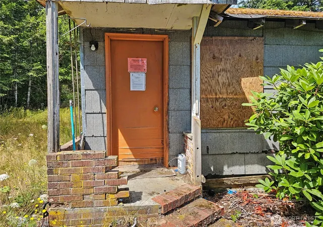 Photo 3 of Single family home for sale at 310 Washington St, Quilcene, WA 98376 | MLS# NWM2561347 | Listing updated on 2026-09-23