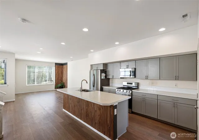 Photo 3 of Townhouse for sale at 826 NW Highgarden Dr, Bremerton, WA 98311 | MLS# NWM2561357 | Listing updated on 2026-09-23