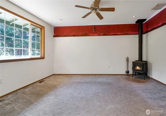 Photo 3 of Sale Pending at 2109 Mark St NE, Olympia, WA 98516 | MLS# NWM2561383 | Listing updated on 2026-09-16