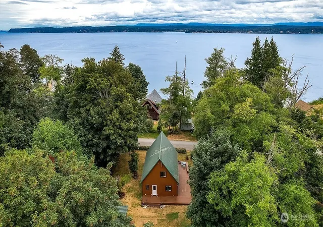 Photo 3 of Single family home for sale at 55 A Snohomish Way, Everett, WA 98201 | MLS# NWM2561396 | Listing updated on 2026-09-23