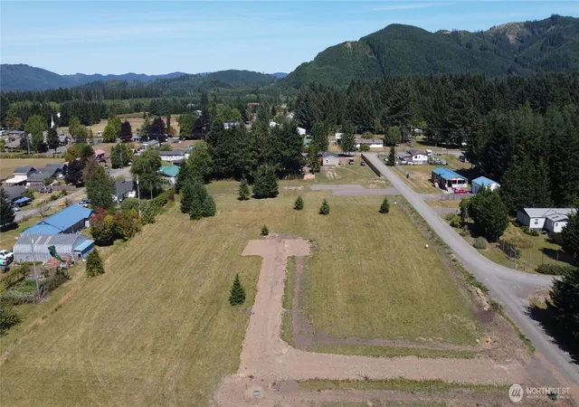 Photo 4 of Sale Pending at 9993 Two Cousins Dr, Forks, WA 98331 | MLS# NWM2561413 | Listing updated on 2026-09-30