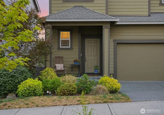 Photo 3 of Single family home for sale at 1018 Timberline Ave, Bremerton, WA 98312 | MLS# NWM2561422 | Listing updated on 2026-09-29