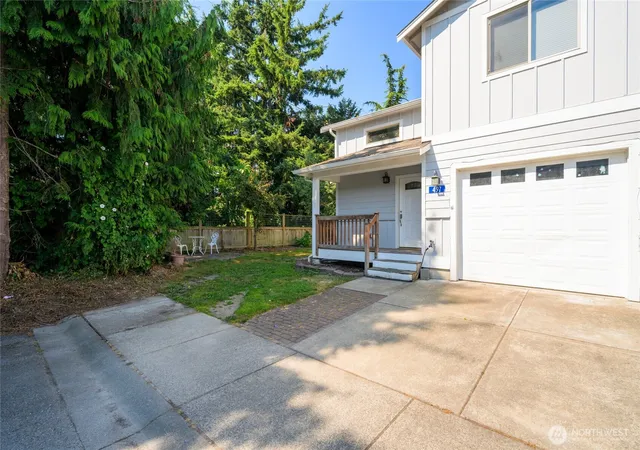 Photo 2 of Townhouse for sale at 497 Harvest Edge Pl, Burlington, WA 98233 | MLS# NWM2561428 | Listing updated on 2026-09-30