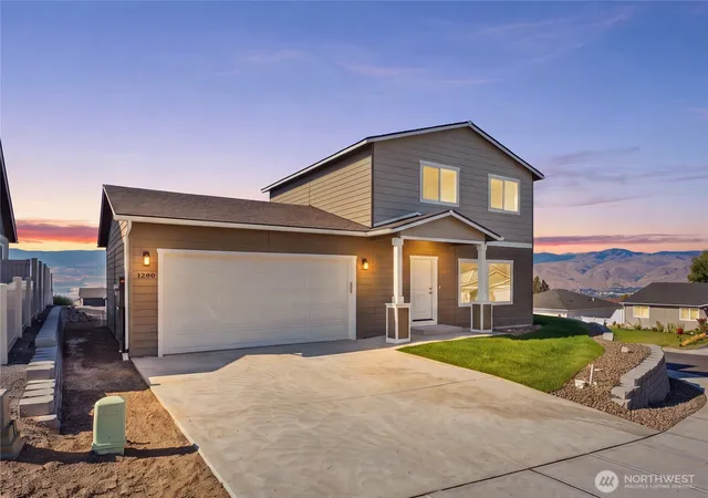 Photo 1 of Single family home for sale at 1948 N Mineral Pl, East Wenatchee, WA 98802 | MLS# NWM2561456 | Listing updated on 2026-09-23