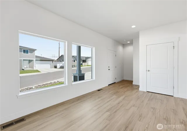 Photo 3 of Single family home for sale at 1948 N Mineral Pl, East Wenatchee, WA 98802 | MLS# NWM2561456 | Listing updated on 2026-09-23