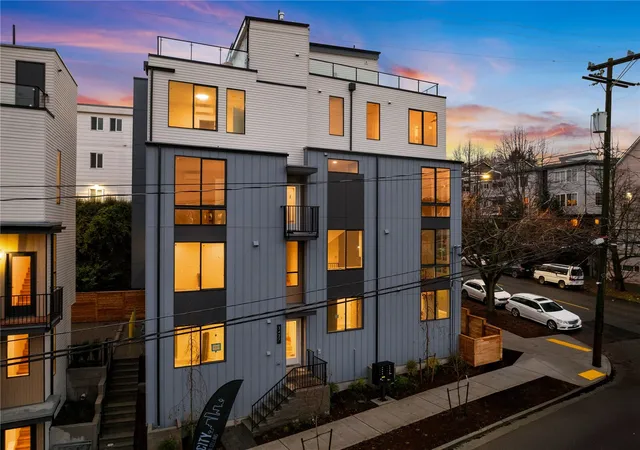 Townhouse for sale at 955 N 35th Street, Seattle, WA 98103 | MLS# NWM2561459