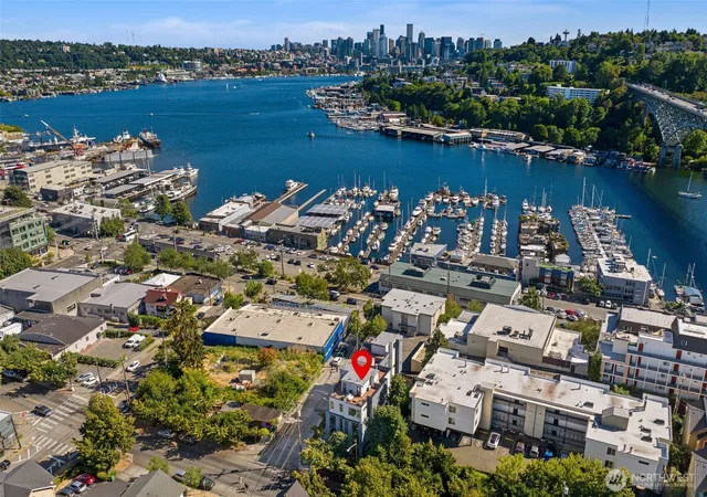 Townhouse for sale at 955 N 35th Street, Seattle, WA 98103 | MLS# NWM2561459