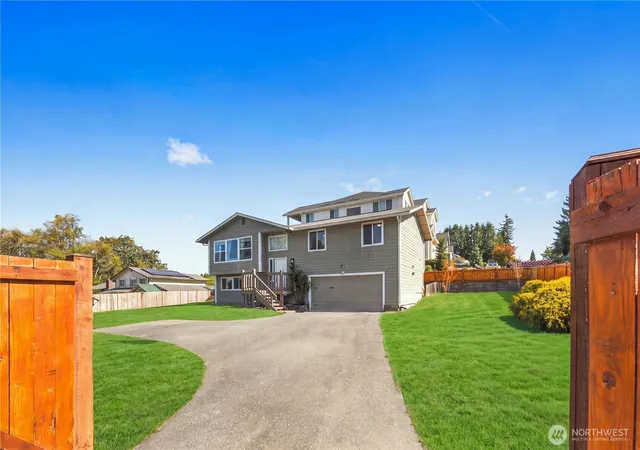 Photo 1 of Single family home for sale at 809 19th Avenue SW, Puyallup, WA 98371 | MLS# NWM2561467 | Listing updated on 2026-10-09