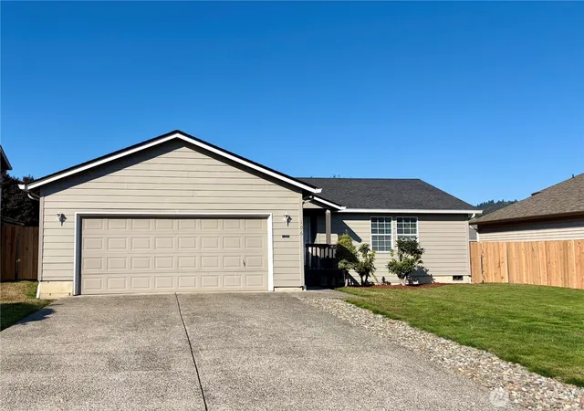 Photo 1 of Single family home for sale at 106 Mission, Kelso, WA 98626 | MLS# NWM2561473 | Listing updated on 2026-09-28