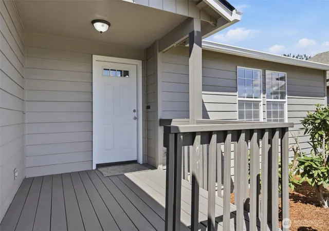 Photo 3 of Single family home for sale at 106 Mission, Kelso, WA 98626 | MLS# NWM2561473 | Listing updated on 2026-09-28