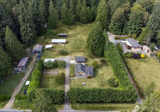 Photo 2 of Single family home for sale at 6827 Lakewood Rd, Stanwood, WA 98292 | MLS# NWM2561488 | Listing updated on 2026-09-23
