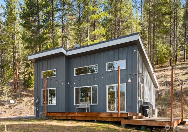 Photo 1 of Single family home for sale at 5910 Teanaway Rd, Cle Elum, WA 98922 | MLS# NWM2561494 | Listing updated on 2026-09-23