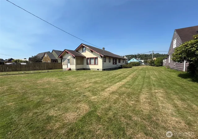Photo 3 of Single family home for sale at 1808 Pacific Ave, Aberdeen, WA 98520 | MLS# NWM2561512 | Listing updated on 2026-09-19
