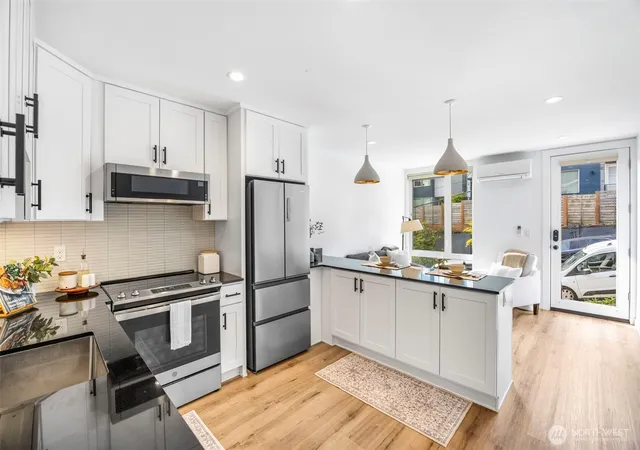 Photo 3 of Townhouse for sale at 1906 S State St, Seattle, WA 98144 | MLS# NWM2561552 | Listing updated on 2026-09-23