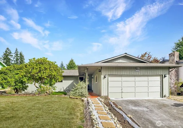 Photo 2 of Single family home for sale at 2026 Timber Trl, Bothell, WA 98012 | MLS# NWM2561563 | Listing updated on 2026-09-23