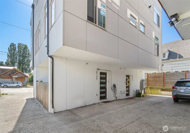Photo 3 of Townhouse for sale at 6747 15th Avenue Nw, Seattle, WA 98117 | MLS# NWM2561569 | Listing updated on 2026-09-23
