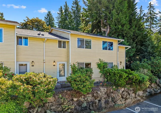 Photo 3 of Townhouse for sale at 12004 101st Avenue NE #J3, Kirkland, WA 98034 | MLS# NWM2561588 | Listing updated on 2026-09-21