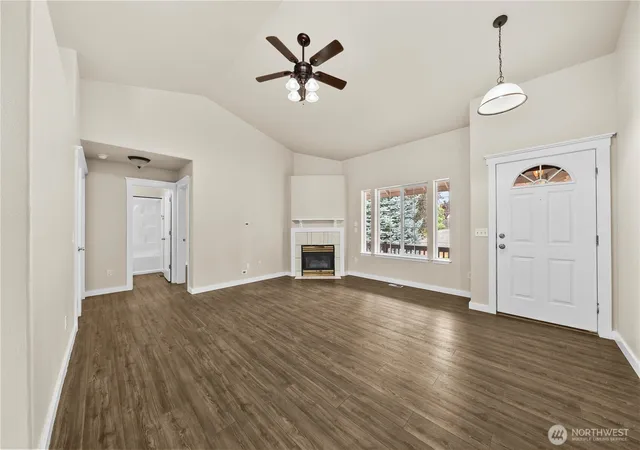 Photo 4 of Single family home for sale at 11306 211th Avenue Ct E, Bonney Lake, WA 98391 | MLS# NWM2561590 | Listing updated on 2026-10-01