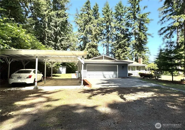 Photo 3 of Sale Pending at 12602 Military Rd E, Puyallup, WA 98374 | MLS# NWM2561599 | Listing updated on 2026-09-29