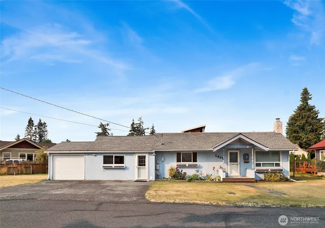 Photo 2 of Sale Pending at 1405 W Oregon St, Bellingham, WA 98225 | MLS# NWM2561625 | Listing updated on 2026-09-21