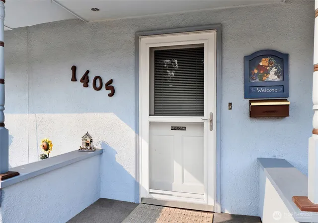 Photo 3 of Sale Pending at 1405 W Oregon St, Bellingham, WA 98225 | MLS# NWM2561625 | Listing updated on 2026-09-21