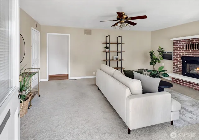 Photo 3 of Sale Pending at 1405 W Oregon St, Bellingham, WA 98225 | MLS# NWM2561625 | Listing updated on 2026-09-21