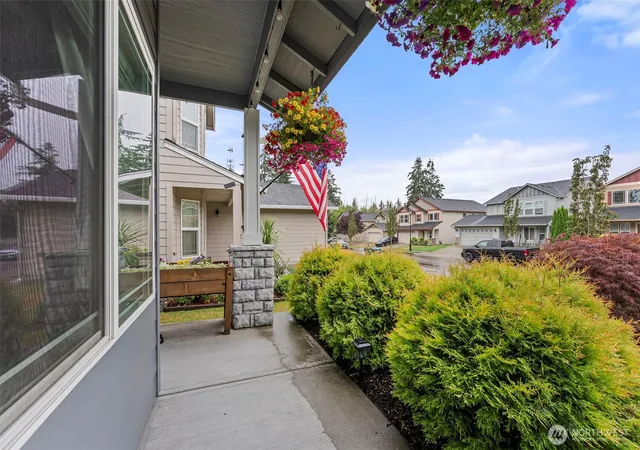 Photo 3 of Sale Pending at 3624 Bacall St Ne, Olympia, WA 98516 | MLS# NWM2561638 | Listing updated on 2026-09-25