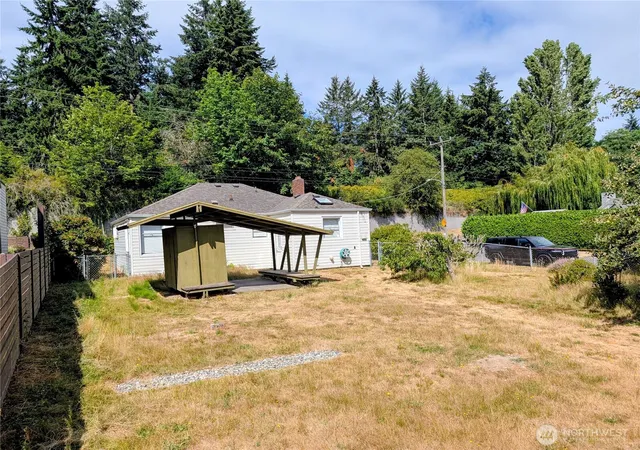 Photo 2 of Townhouse for sale at 3854 36th Avenue W, Seattle, WA 98199 | MLS# NWM2561639 | Listing updated on 2026-09-23