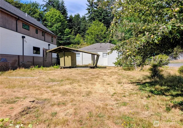 Photo 3 of Townhouse for sale at 3854 36th Avenue W, Seattle, WA 98199 | MLS# NWM2561639 | Listing updated on 2026-09-23