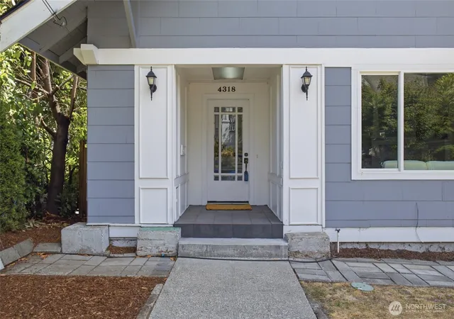 Photo 3 of Single family home for sale at 4318 1st Avenue NE, Seattle, WA 98105 | MLS# NWM2561647 | Listing updated on 2026-09-29