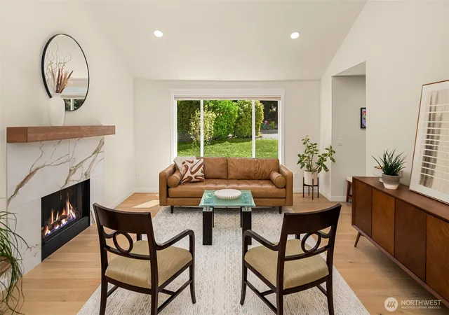 Photo 3 of Single family home for sale at 11138 127th Place Ne, Kirkland, WA 98033 | MLS# NWM2561652 | Listing updated on 2026-09-29