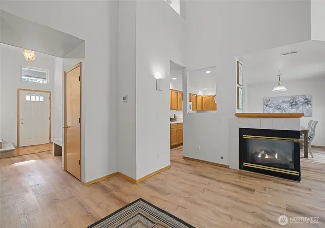 Photo 3 of Townhouse for sale at 6278 Harbor Sunset Ln, Gig Harbor, WA 98335 | MLS# NWM2561659 | Listing updated on 2026-09-23