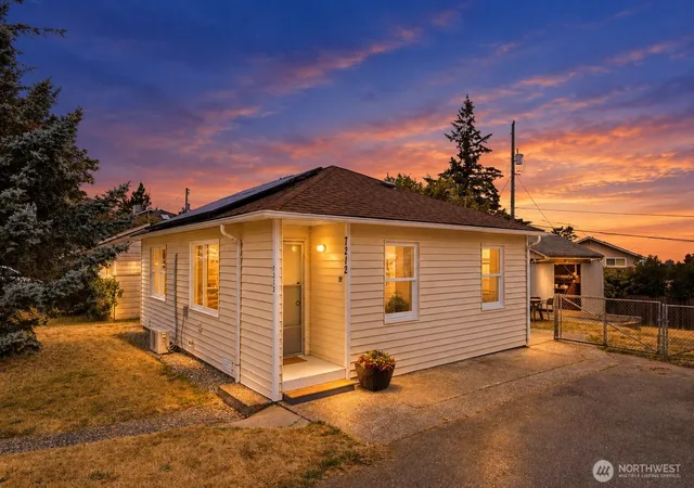 Single family home for sale at 7212 S 128th Street, Seattle, WA 98178 | MLS# NWM2561680