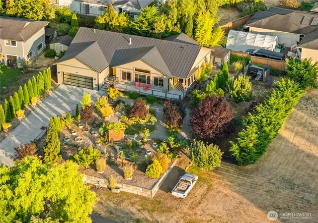Photo 2 of Sale Pending at 5095 Ne Willow Rd, Hansville, WA 98340 | MLS# NWM2561686 | Listing updated on 2026-09-29