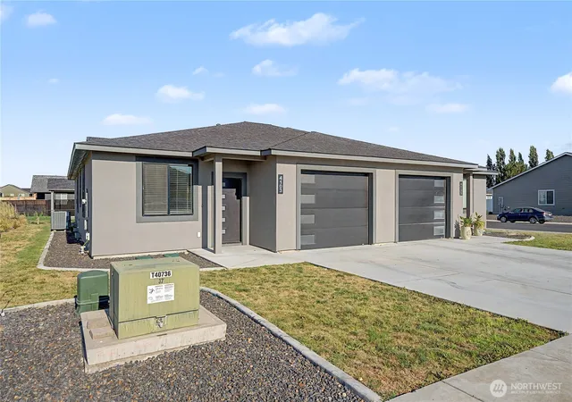 Photo 3 of Single family home for sale at 4103 Ne Quinn Dr, Moses Lake, WA 98837 | MLS# NWM2561701 | Listing updated on 2026-10-06