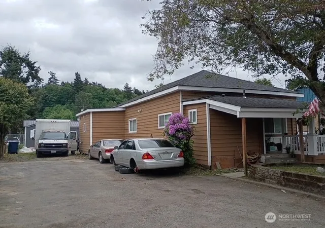 Photo 1 of Sale Pending at 716 Railroad Ave S, Kent, WA 98032 | MLS# NWM2561704 | Listing updated on 2026-09-25