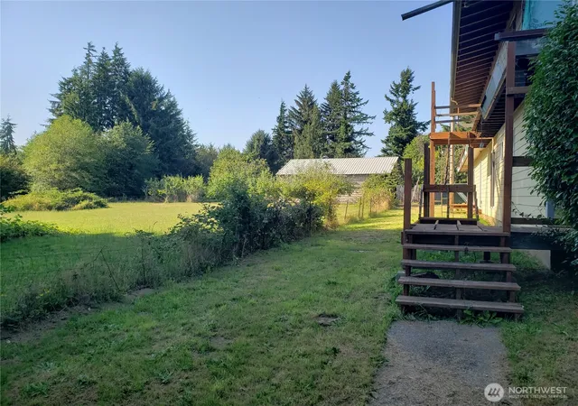 Photo 3 of Sale Pending at 1012 Haek Ln, Aberdeen, WA 98520 | MLS# NWM2561709 | Listing updated on 2026-09-21