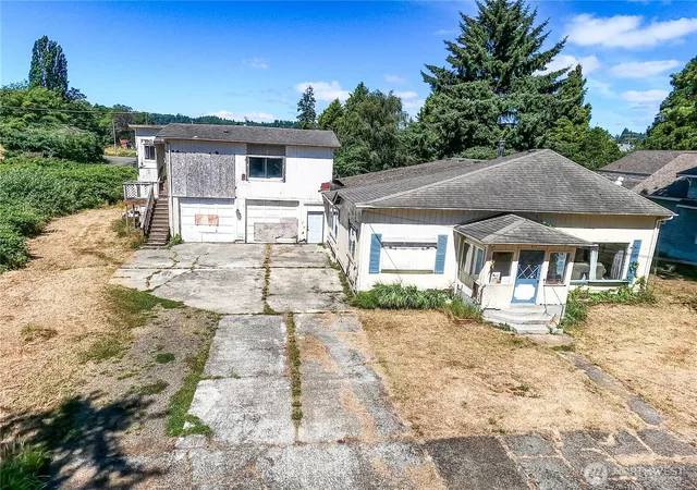 Photo 1 of Single family home for sale at 816 6th Street, Hoquiam, WA 98550 | MLS# NWM2561730 | Listing updated on 2026-09-29