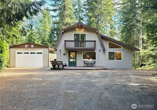 Photo 1 of Single family home for sale at 861 N Potlatch Dr, Hoodsport, WA 98548 | MLS# NWM2561735 | Listing updated on 2026-09-23