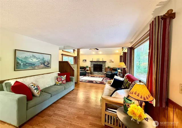 Photo 3 of Single family home for sale at 861 N Potlatch Dr, Hoodsport, WA 98548 | MLS# NWM2561735 | Listing updated on 2026-09-23