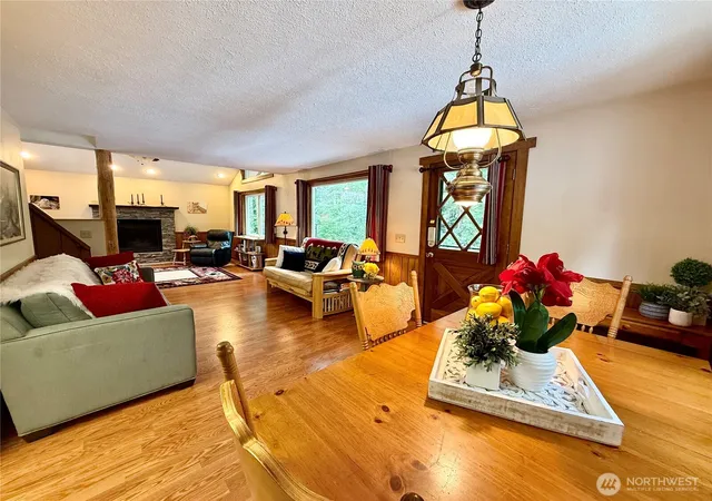 Photo 4 of Single family home for sale at 861 N Potlatch Dr, Hoodsport, WA 98548 | MLS# NWM2561735 | Listing updated on 2026-09-23