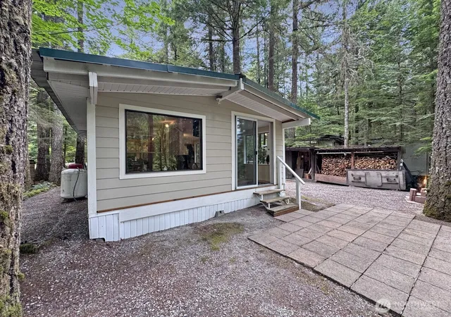 Photo 4 of Manufactured home for sale at 194 E Big River Blvd #3, Deming, WA 98244 | MLS# NWM2561766 | Listing updated on 2026-09-23