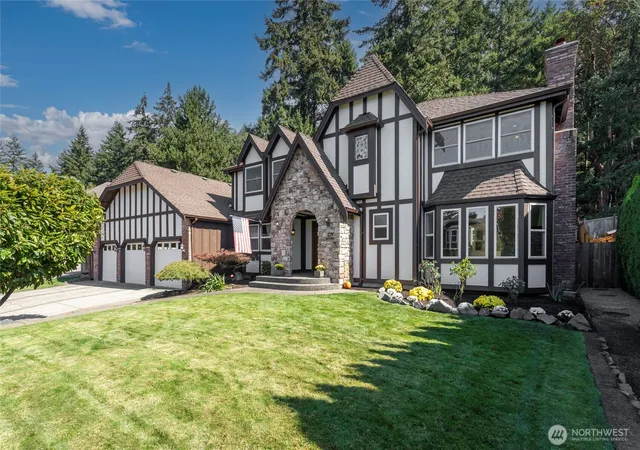 Photo 2 of Sale Pending at 5305 87th Avenue Ct W, University Place, WA 98467 | MLS# NWM2561776 | Listing updated on 2026-09-25