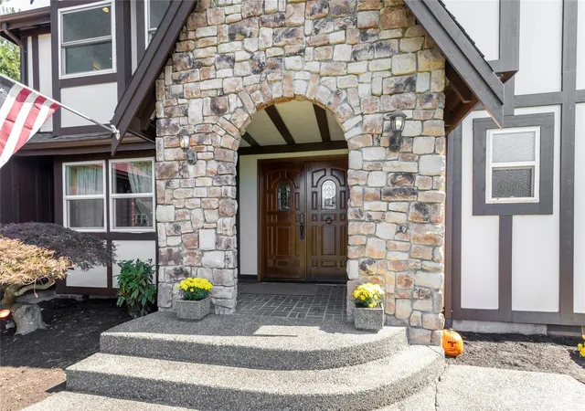 Photo 3 of Sale Pending at 5305 87th Avenue Ct W, University Place, WA 98467 | MLS# NWM2561776 | Listing updated on 2026-09-25