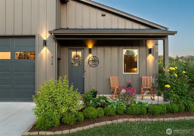Photo 2 of Single family home for sale at 214 Bootjack Ln, Kelso, WA 98626 | MLS# NWM2561786 | Listing updated on 2026-09-23